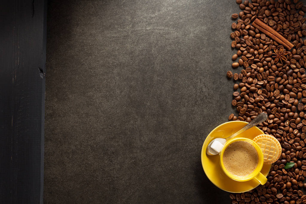 cup of coffee and beans background - Foto, Imagen