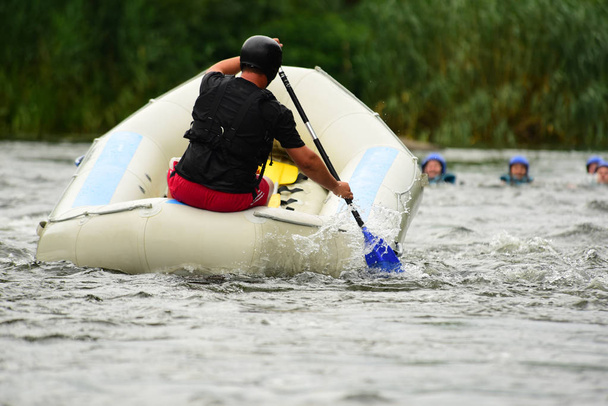 rafting esporte água
 - Foto, Imagem
