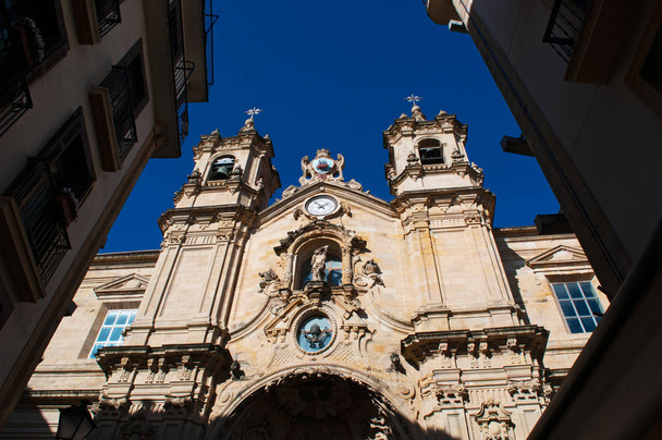Donostia-San Sebastian: view of the Basilica de Nuestra Senora del Coro, Basilica of Saint Mary of Chorus, a baroque Roman Catholic parish church completed in 1774 in the Parte Vieja, Old Town - Photo, Image