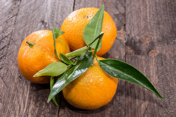 Fresh Tangerine with leaves - Valokuva, kuva