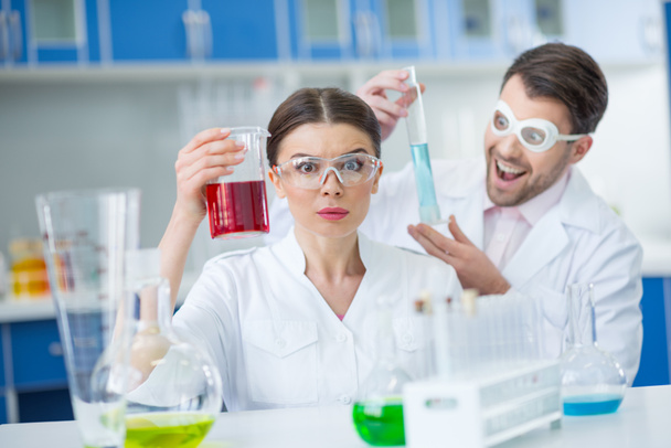 Scientists working in lab   - Foto, Imagem