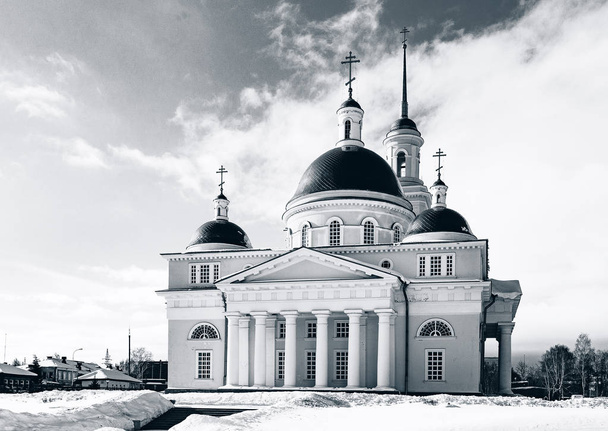 Nevyansk、ロシアの古い信者の教会 - 写真・画像