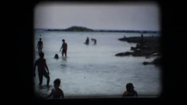 Vintage 8mm. Clear water beach - Footage, Video