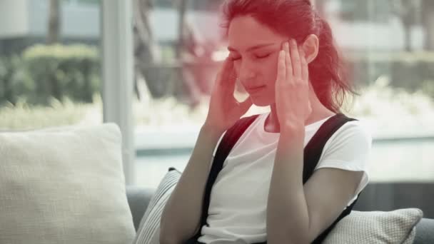 junge Frau mit Kopfschmerzen, Nahaufnahme - Filmmaterial, Video