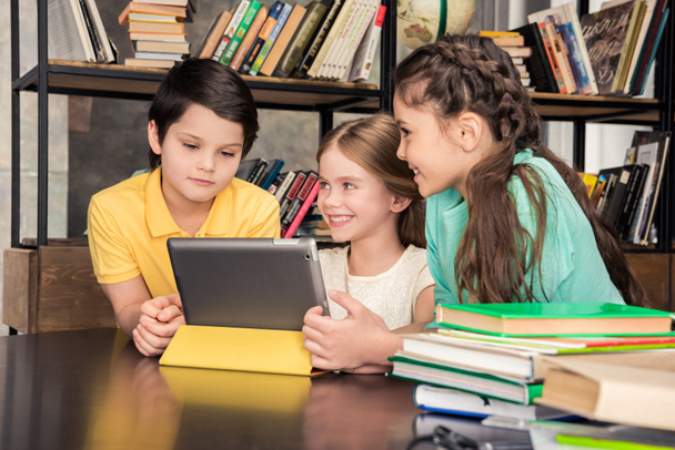Children with digital tablet - 写真・画像