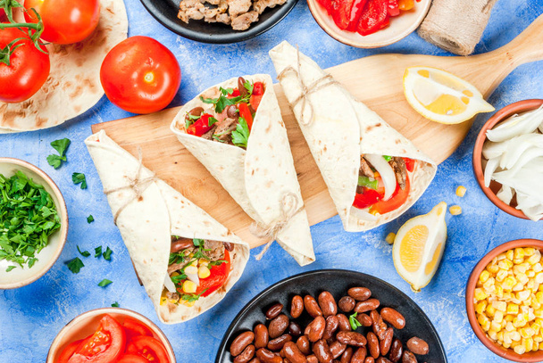Meksikolaista ruokaa, burrito
 - Valokuva, kuva