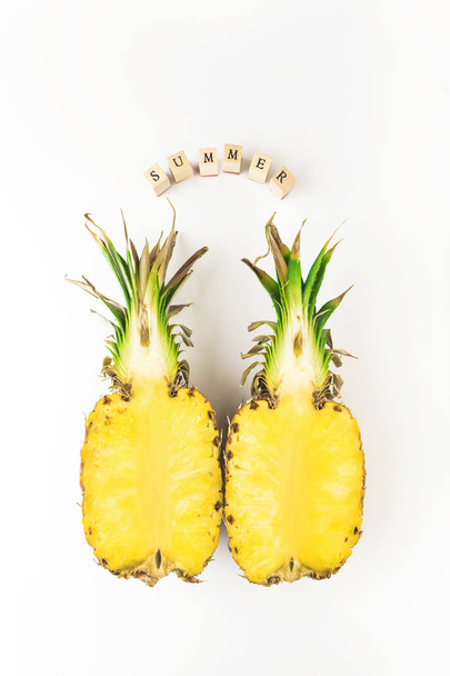 half Cutting fresh pineapple on white background - Foto, Imagem