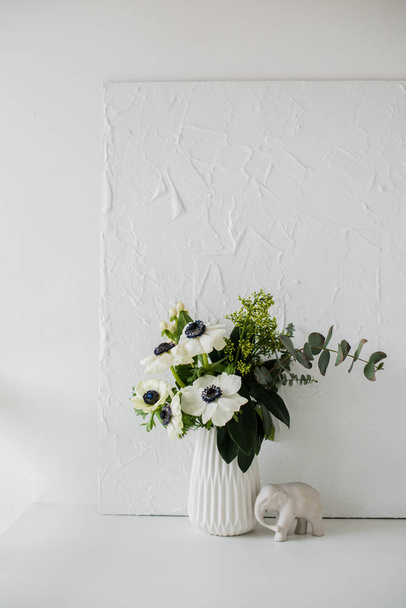 Elegant bouquet of anemones - Photo, Image