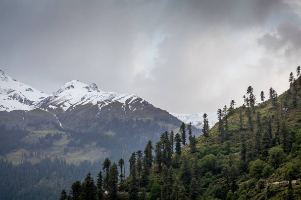 Himalayan peaks, Himachal Pradesh, India - Fotoğraf, Görsel