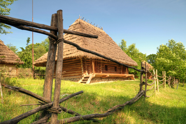 Старый деревянный дом
 - Фото, изображение