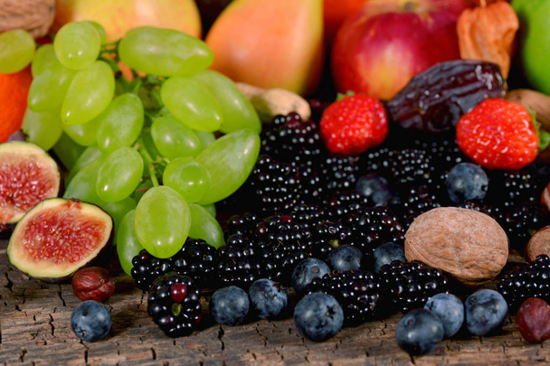 Vruchten en bessen  - Foto, afbeelding