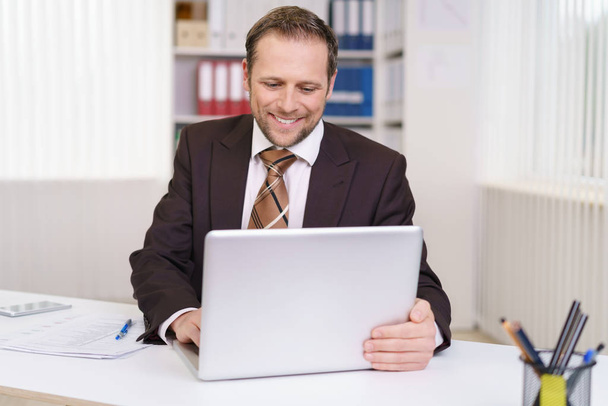 businessman working with laptop - Fotó, kép