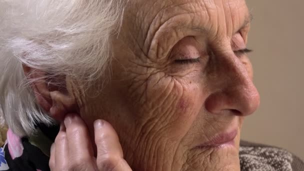 older woman thoughtful and depressed - Séquence, vidéo
