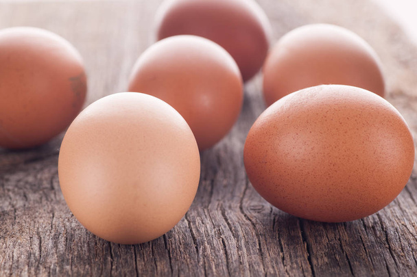 Яйца на столе
 - Фото, изображение