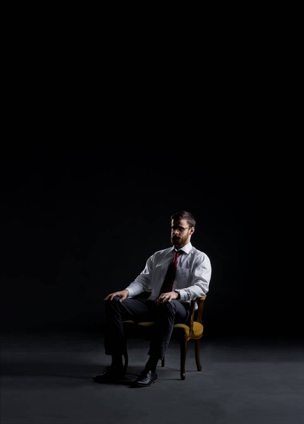 businessman in black suit - Foto, afbeelding