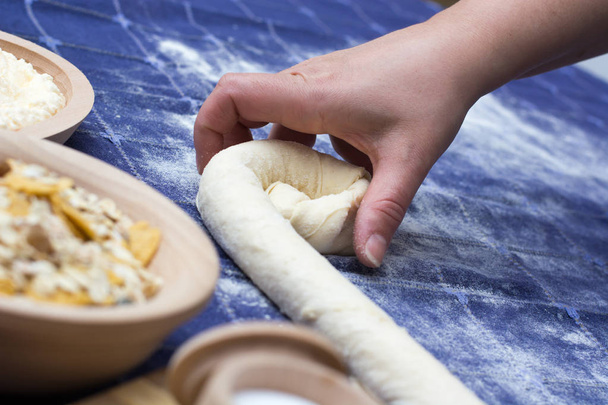 Изготовление домашнего сыра Пирог или другой вид кондитерской закуски
  - Фото, изображение