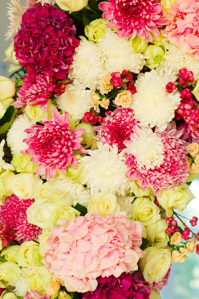 Beautiful Composition with flowers on the wedding day - Φωτογραφία, εικόνα