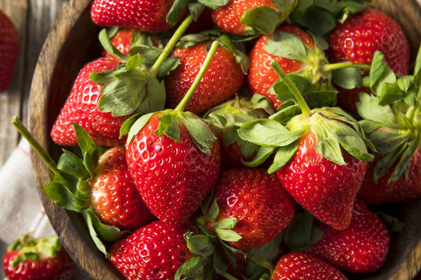 Raw Organic Red Ripe Strawberries - 写真・画像