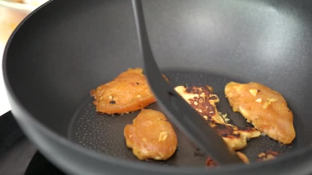 Grill chicken breast on the pan - Footage, Video