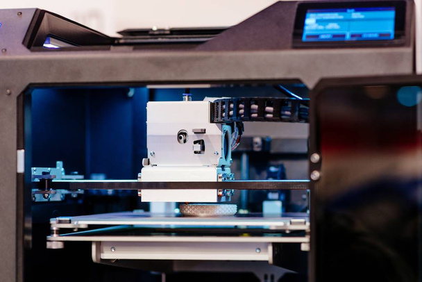 Working 3d printer - Photo, Image