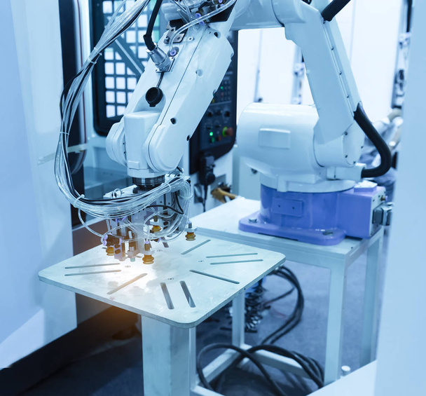 Αυτόματη ρομπότ στη γραμμή συναρμολόγησης που εργάζονται στο εργοστάσιο. Έξυπνη facto - Φωτογραφία, εικόνα
