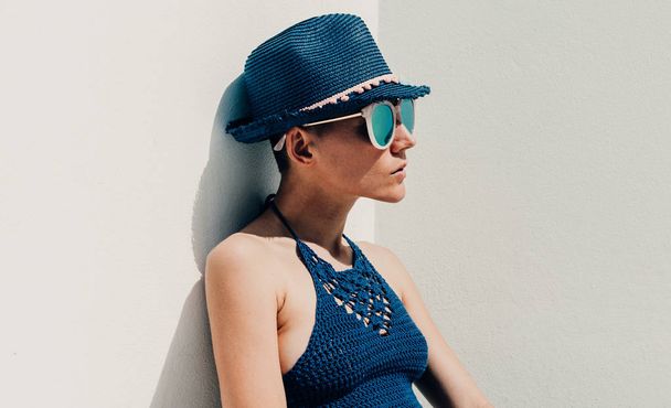 Cuba time. Relax summer fashion. Hipster model stylish outfit ey - Valokuva, kuva