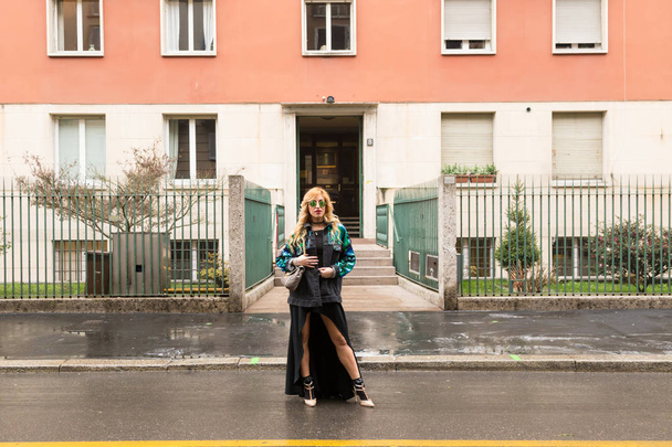 Модні жінки на жінок Мілан тиждень моди - Фото, зображення