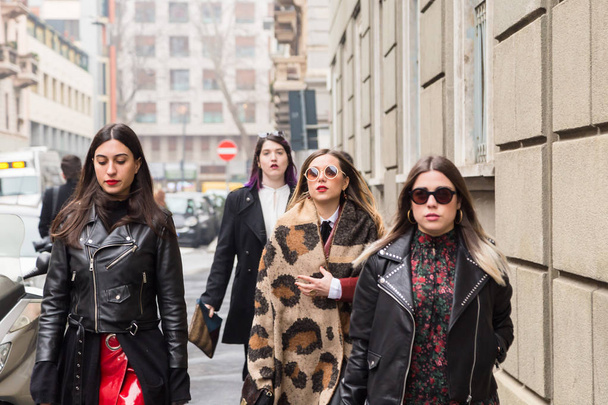 Fashionable women at Milan Women's Fashion Week - Фото, изображение