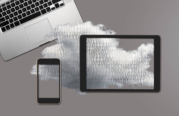 Illustration von Cloud-Computing-Webdiensten mit Smartphone - Foto, Bild