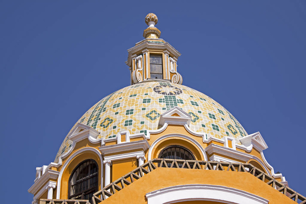  Decoratieve Mexicaanse kerk koepel - Foto, afbeelding