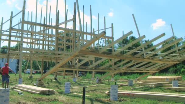 budování a zvyšování stodola - Záběry, video