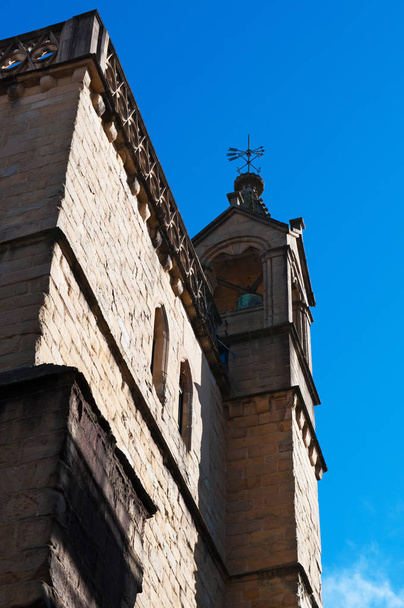 Donostia-San Sebastian: San Vicente Kilisesi, 15 ve 16 yüzyıllar arasında inşa en tipik San Sebastian'ın Kilisesi, Old Town görülmektedir - Fotoğraf, Görsel