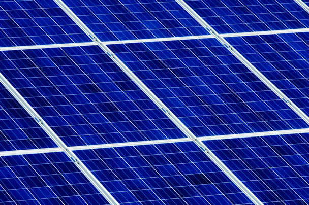 Paneles fotovoltaicos de células solares
 - Foto, imagen