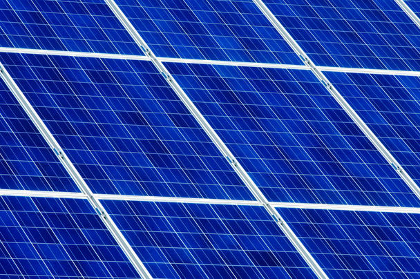太陽光発電の太陽電池パネル - 写真・画像