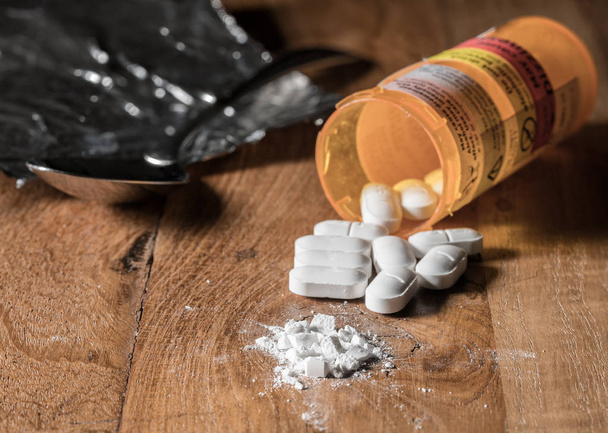 Macro of oxycodone opioid tablets - Foto, Imagem