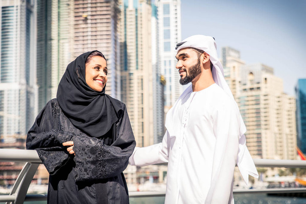 Arabian couple dating - Zdjęcie, obraz
