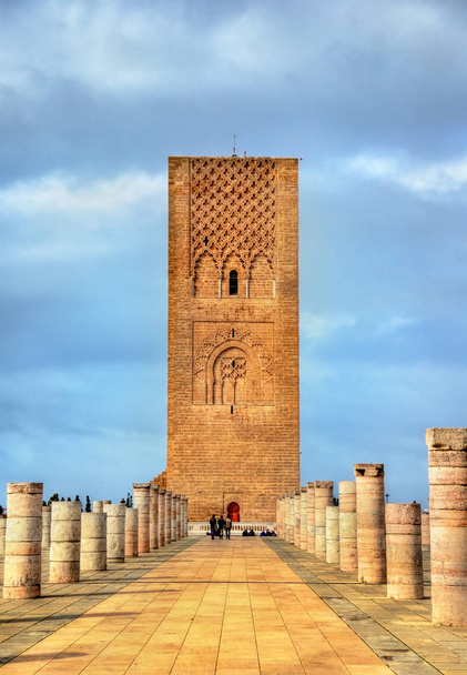 ハッサンの塔、ラバト、モロッコの不完全なモスクのミナレット - 写真・画像