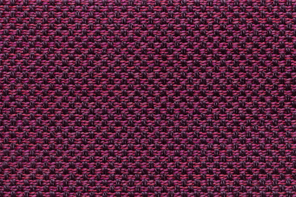 Fialový textilní pozadí s šachovnicovým vzorem, closeup. Struktura tkaniny makra. - Fotografie, Obrázek