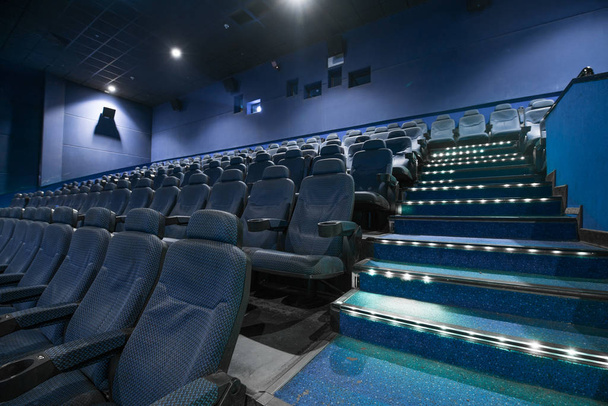 cinema auditório vazio com assentos
 - Foto, Imagem