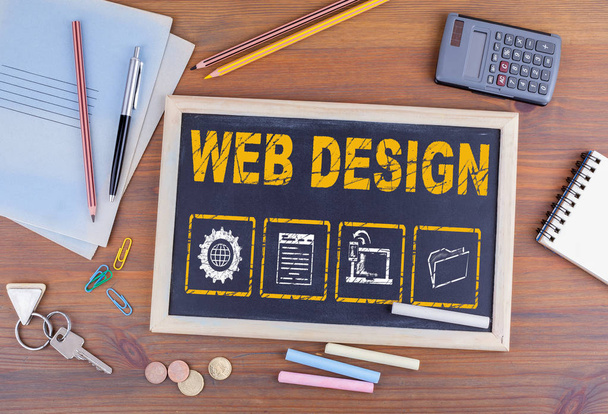 Web デザイン コンセプト。黒板木製のオフィスの机の上 - 写真・画像