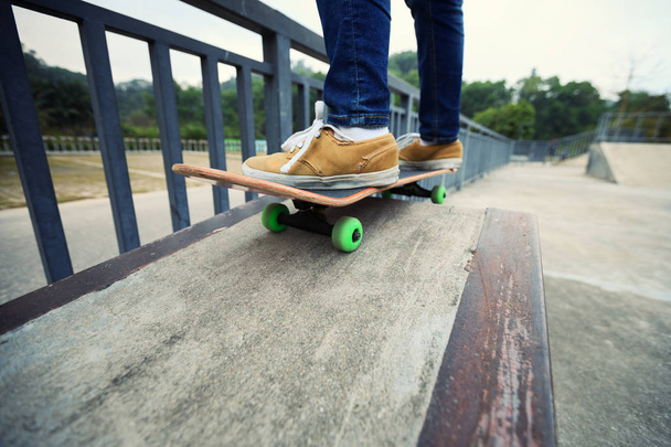 young skateboarder riding skateboard  - Φωτογραφία, εικόνα