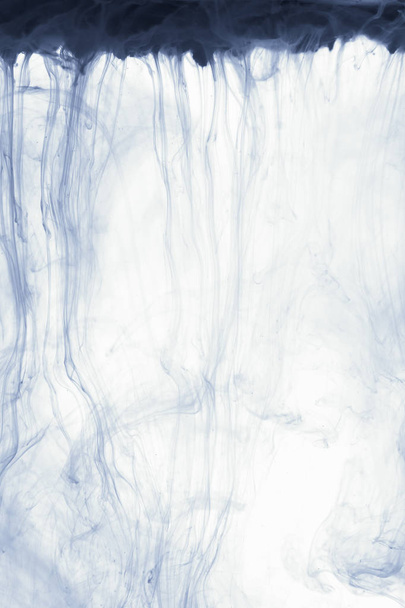 Fumaça nuvem de fundo abstrato de tinta sobre branco. Cor gota de tinta na água
 - Foto, Imagem