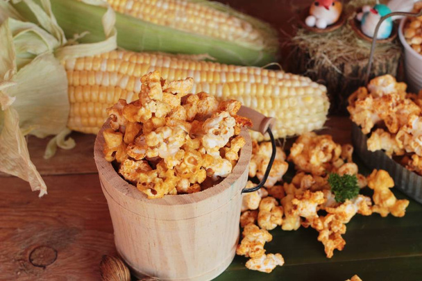Popcorn with butter and fresh corn cob - Photo, Image