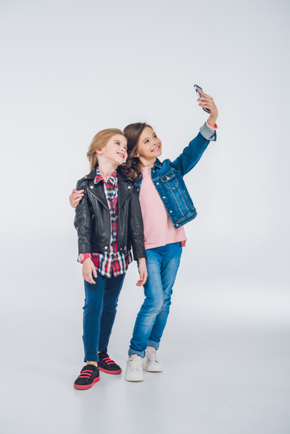 Meisjes nemen selfie - Foto, afbeelding