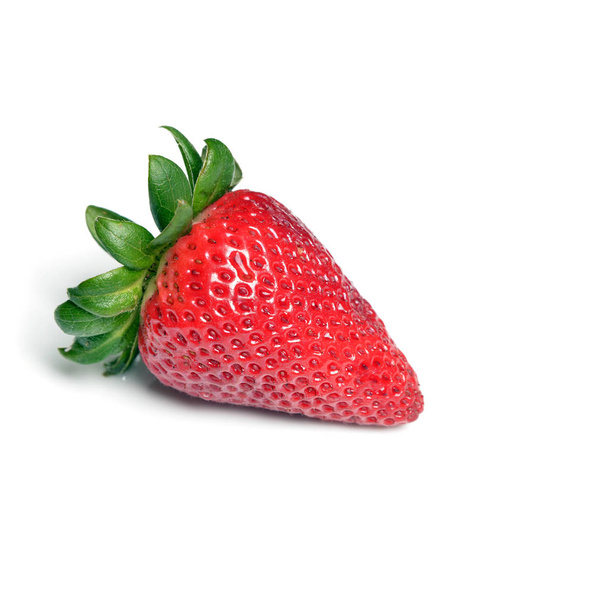 Single punainen kypsä mansikka
 - Valokuva, kuva