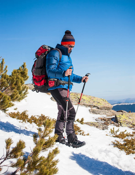 Bergsteiger im Winter. - Foto, Bild