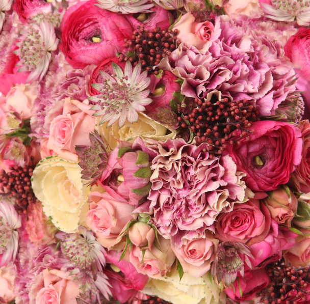 Primo piano di bouquet da sposa con Astrantia, Skimma, Brassica, ro
 - Foto, immagini