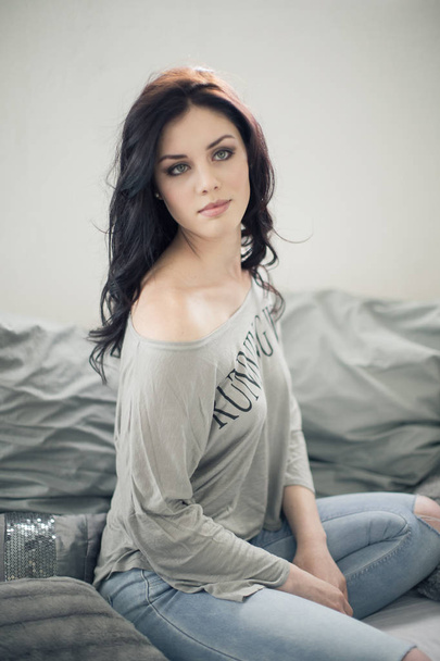 Beautiful brunette  woman  posing  - Fotografie, Obrázek