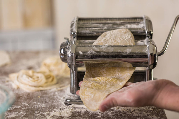 Preparing home made pasta  - Φωτογραφία, εικόνα