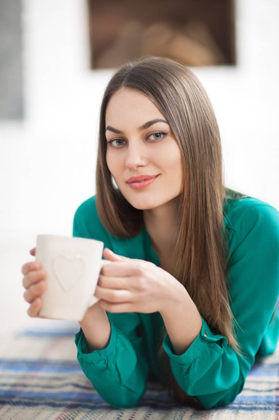 woman with cup of coffee - Zdjęcie, obraz